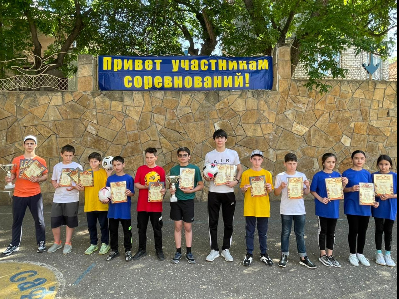 17.05.2021г. в школе "САФИНАТ" прошла ежегодная, общешкольная спартакиада, в которой приняли участие учащиеся с 5 по 11 классы.