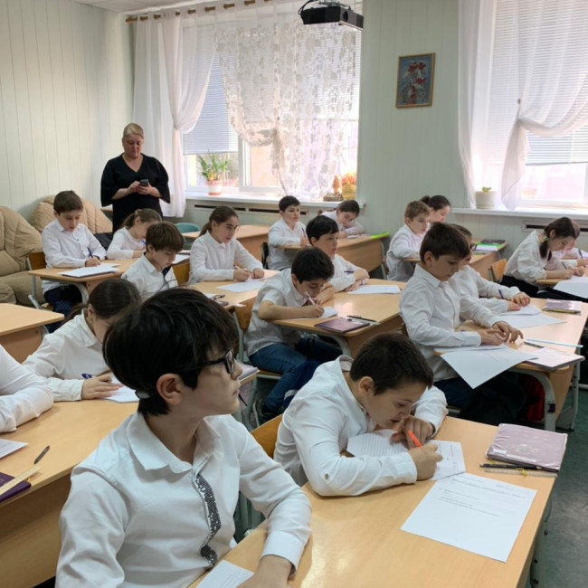 В школе «Сафинат» начались Всесоюзные проверочные работы