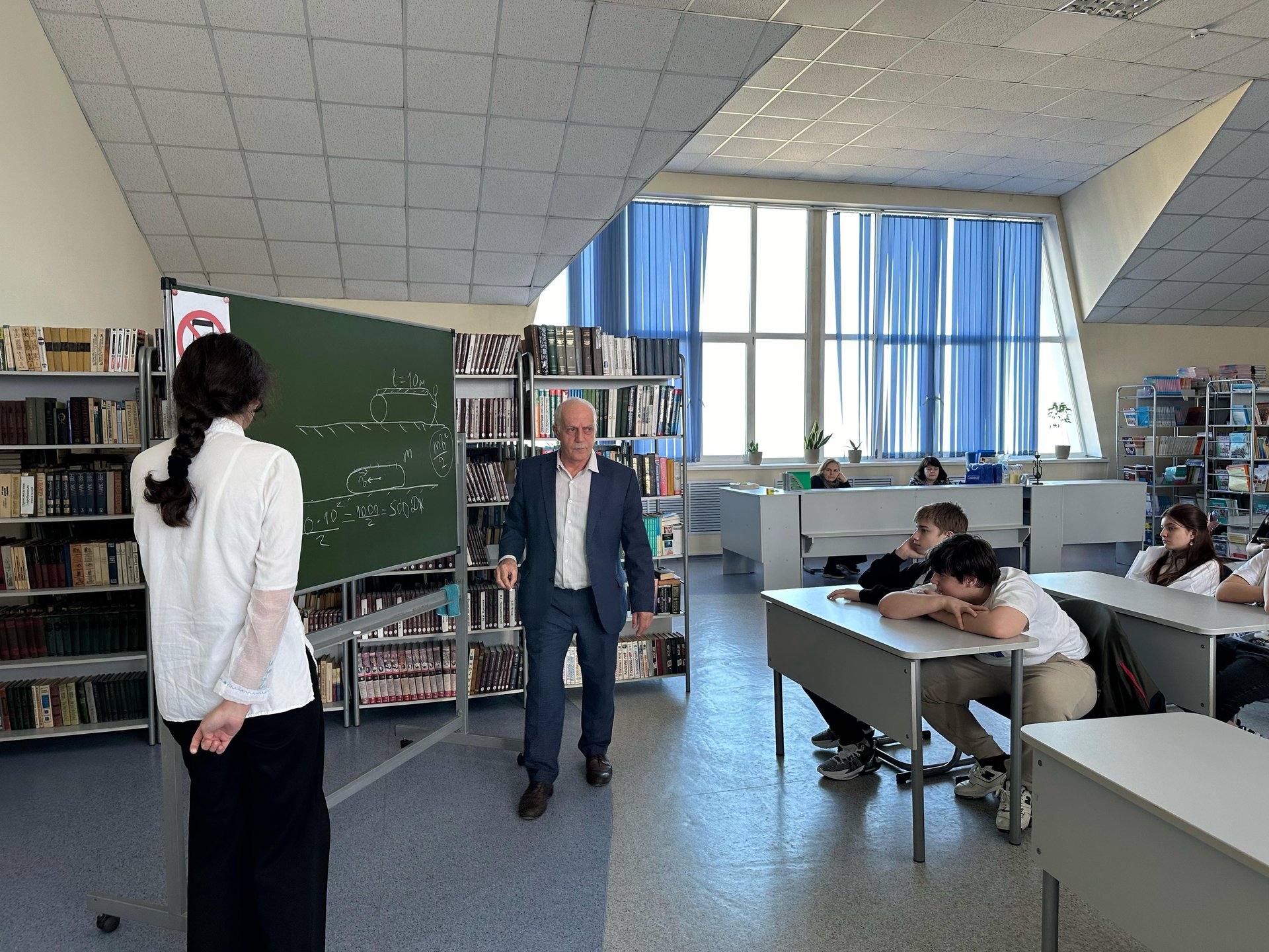 Открытое мероприятие, «Роль естественных наук в современной жизни» с участием преподавателей факультета радиоэлектроники и биотехнических систем ДГТУ.