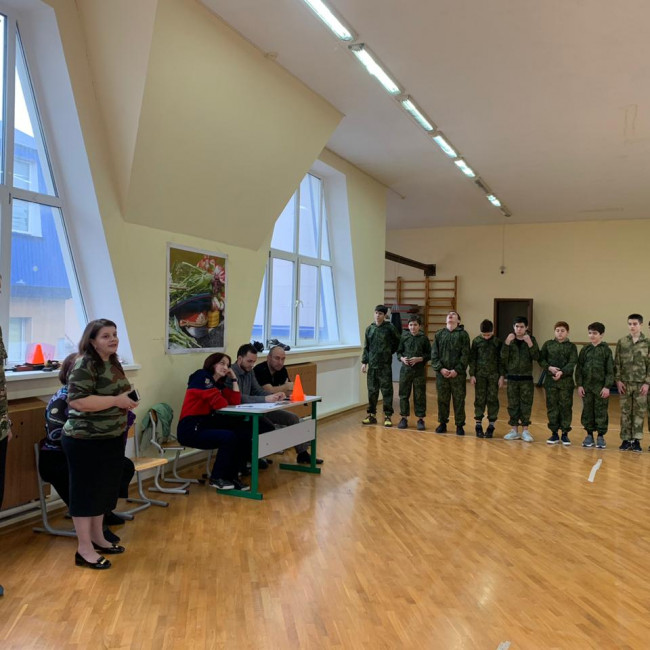 Военно-патриотическуа игра среди учащихся 7 классов.