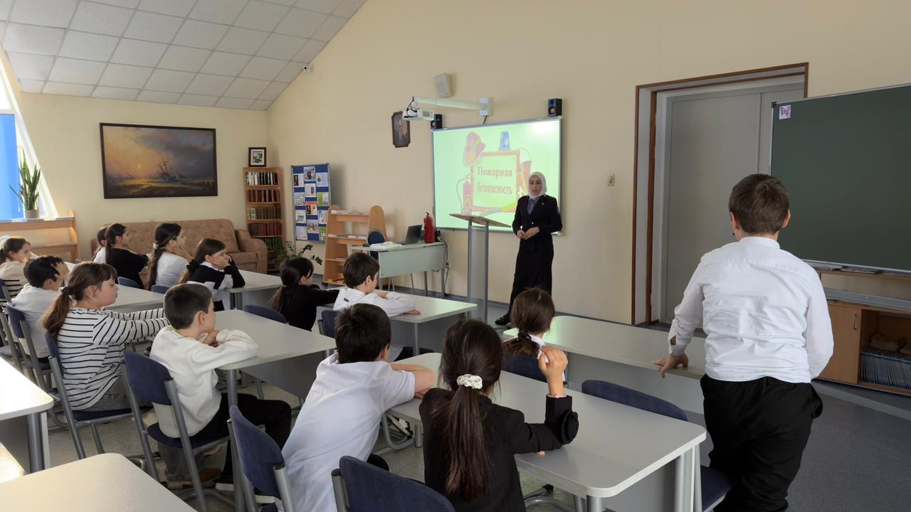 Классный час в 3 А и 3 Б: «Пожарная безопасность».